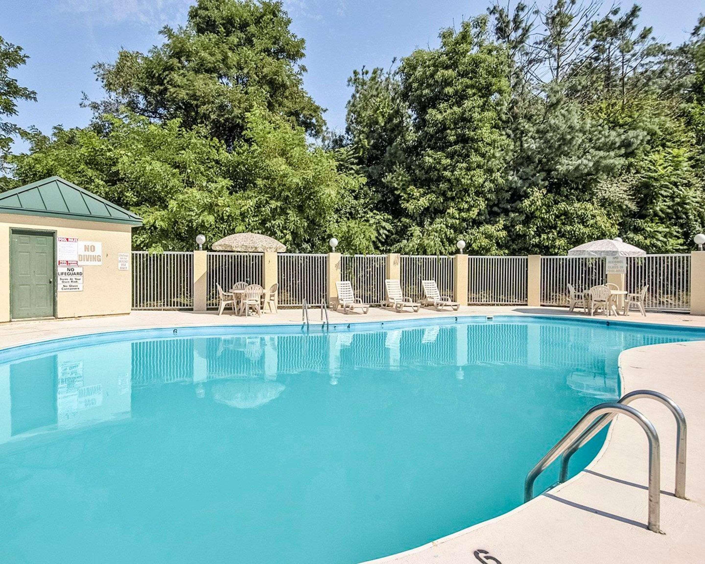 Hotel Clarion Pointe Beckley Esterno foto