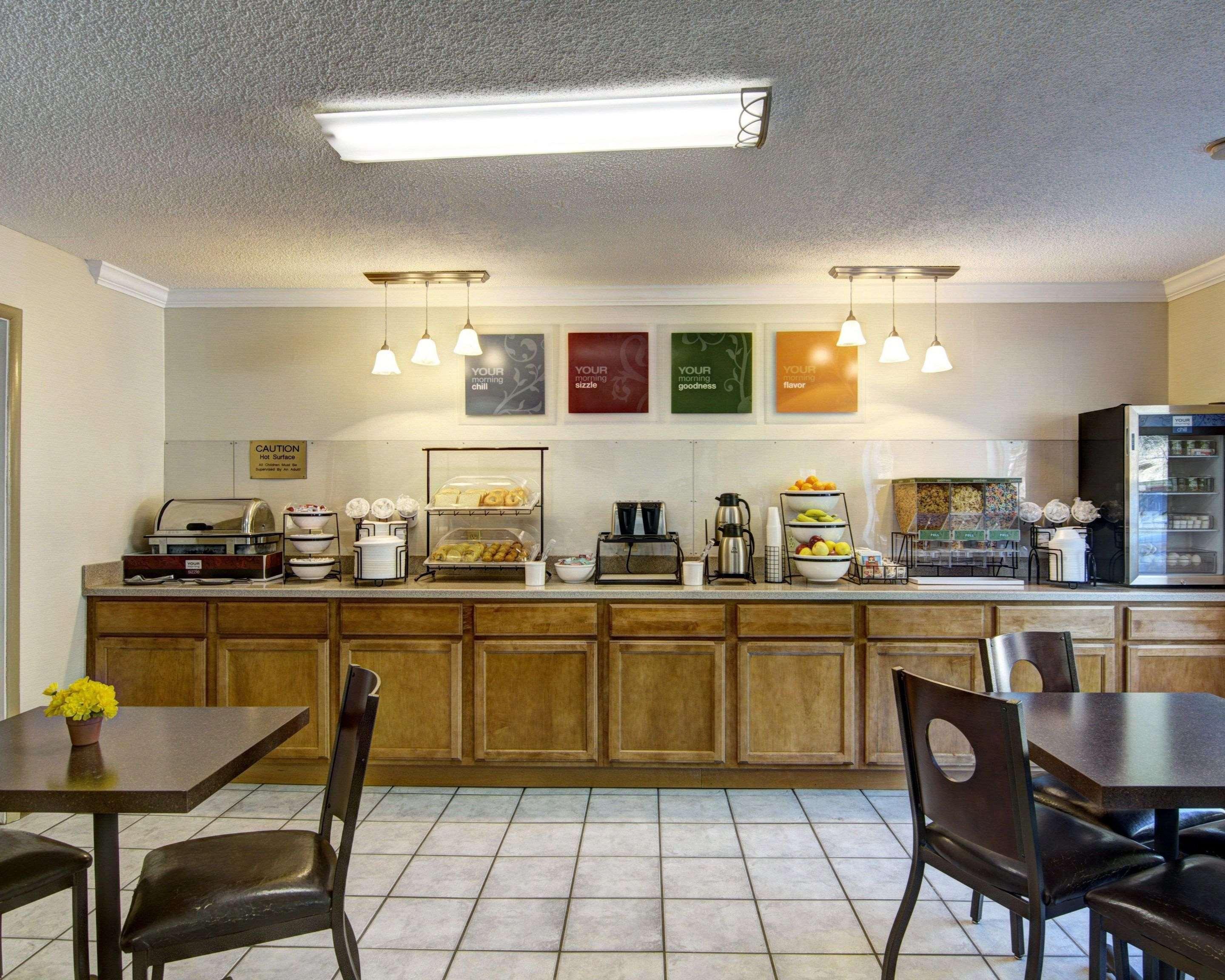 Hotel Clarion Pointe Beckley Esterno foto