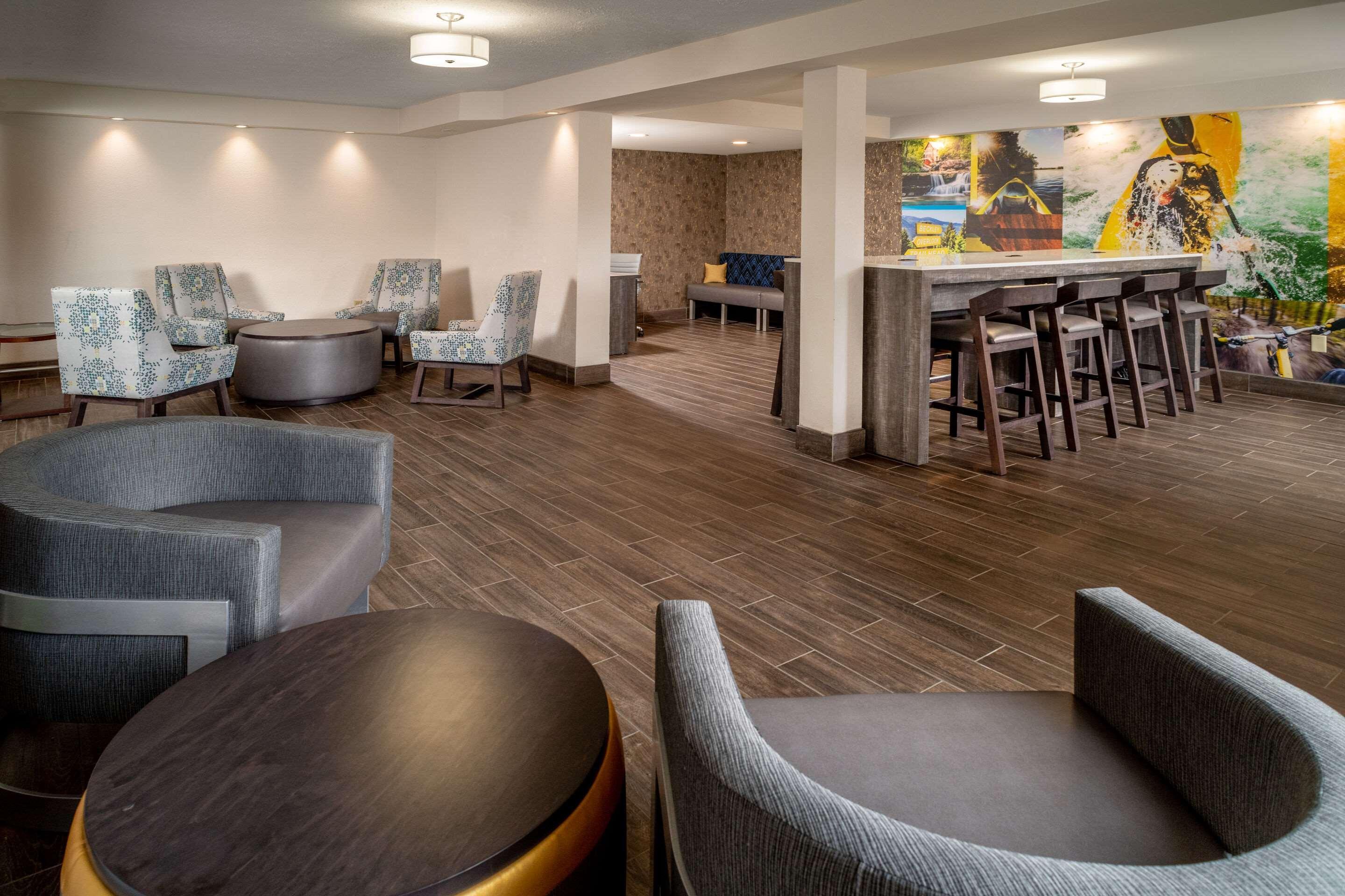 Hotel Clarion Pointe Beckley Esterno foto
