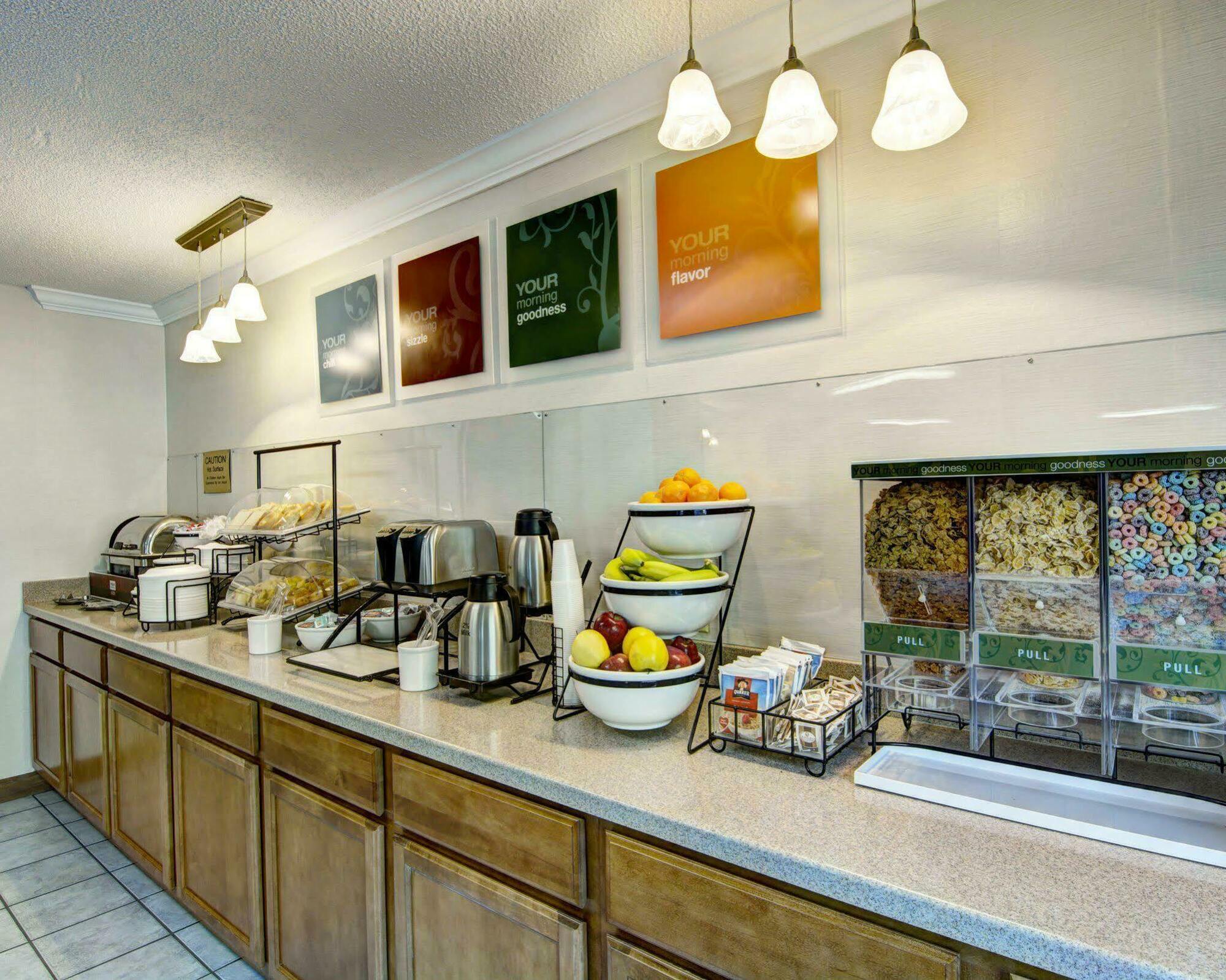 Hotel Clarion Pointe Beckley Esterno foto